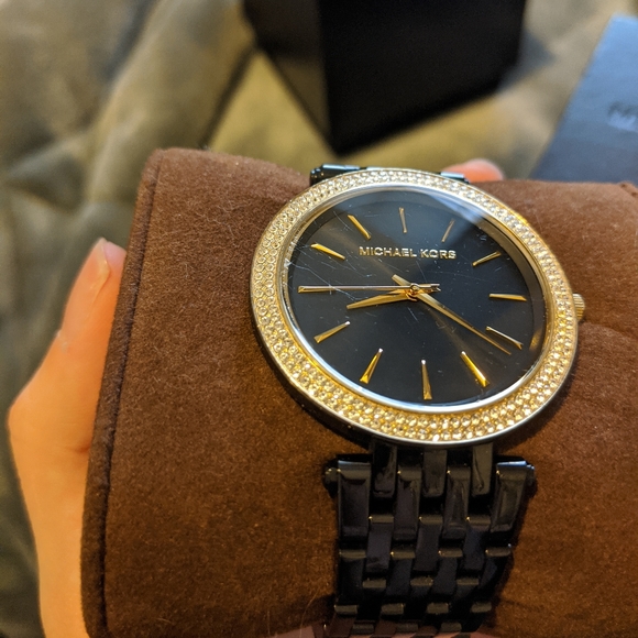 Michael Kors Watch - Picture 6 of 6